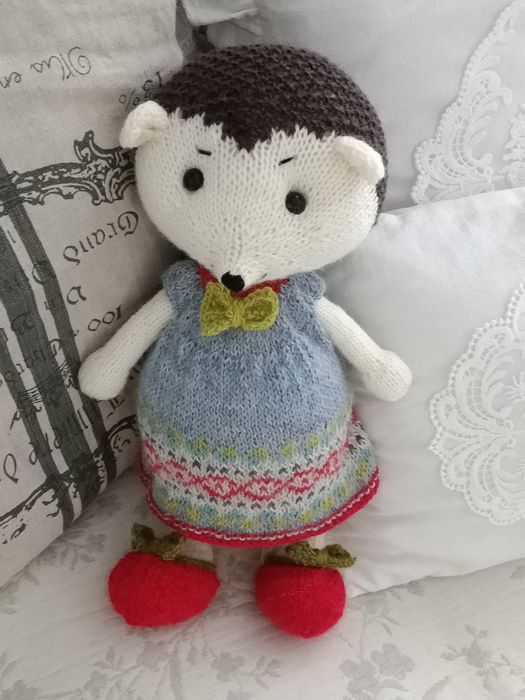 Śliczna pani jeżykowa amigurumi
