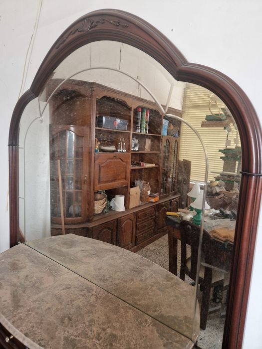 Sapateira com moldura vintage
