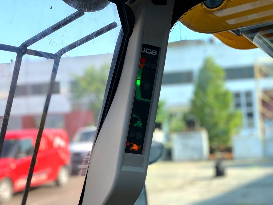 Телескопічний навантажувач JCB 525-60 Телескопический погрузчик 2,5т