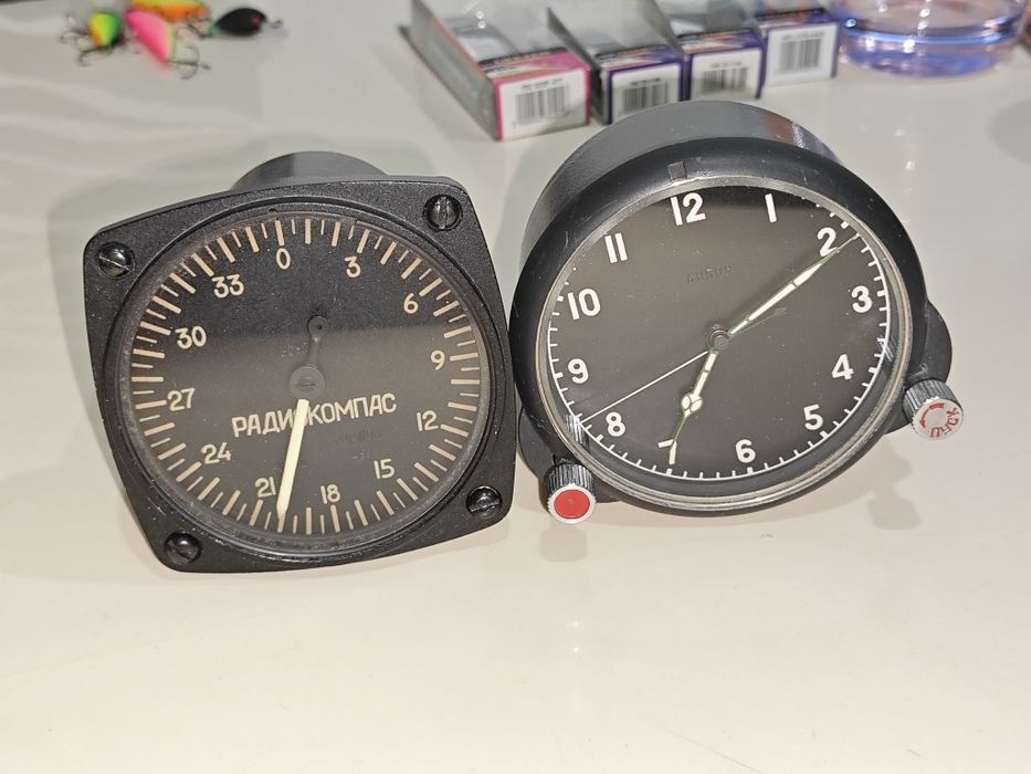 Часы авиационные АЧХ, радиокомпас радиодетали