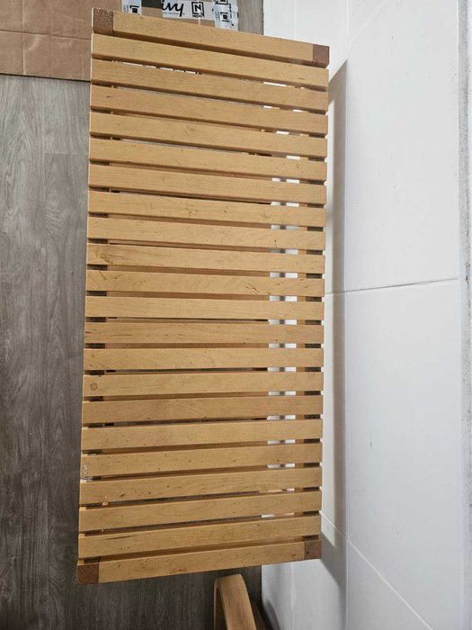 sapateira de madeira