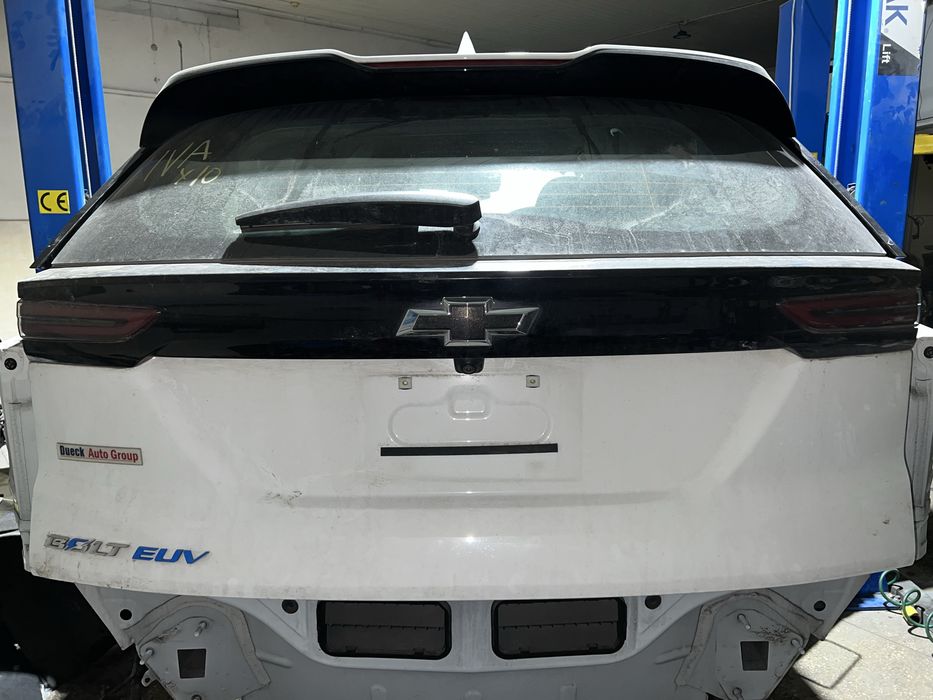 Ляда кришка багажника chevrolet bolt euv 2023