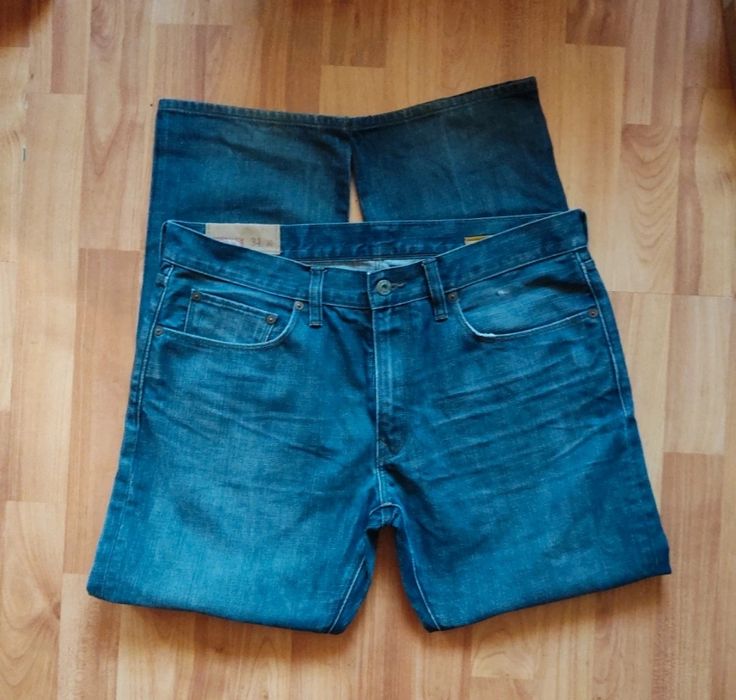 Męskie spodnie dżinsowe i sztruksy