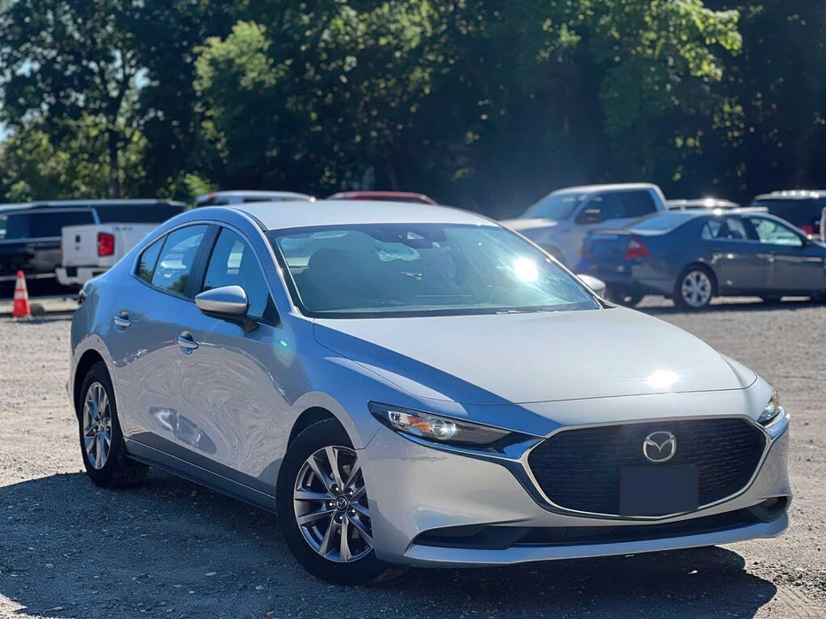 Mazda 3      2021