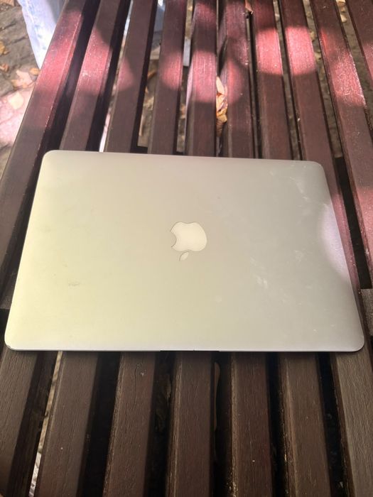 Macbook Air Monterey