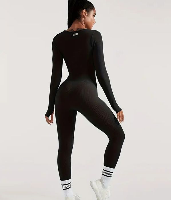 Продаю Новый комбинезон крутой