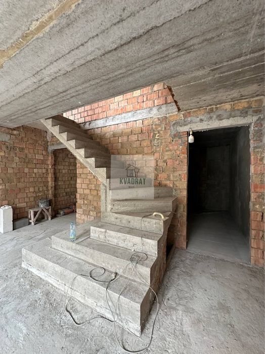 Продам котедж від власника у центрі мікрорайона Жовтневого