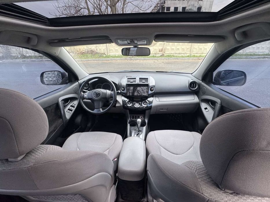 Продается TOYOTA RAV4