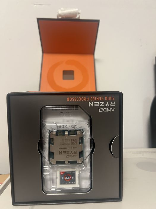 Ryzen 7 7800X3D – Novo, nunca usado (caixa aberta)