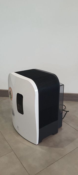 Мийка повітря - традиційний зволожувач Electrolux EHAW-7515D