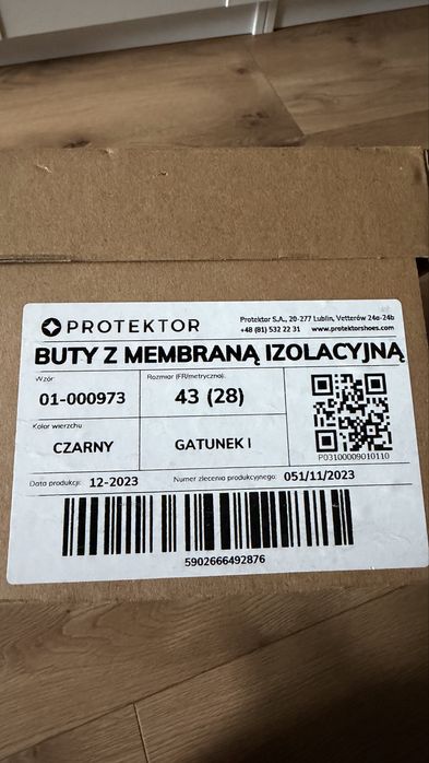 Buty z membraną izolacyjną