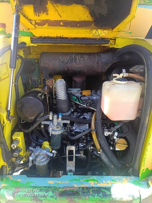 Mini giratória yanmar 1.7t