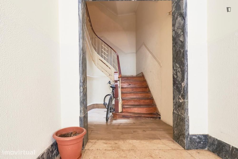 Quarto - localizado em Entrecampos Lisbon