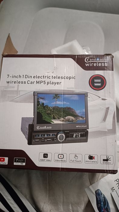 Магнитола з выездным сенсорным дисплеем 7дюйм android .Bluetooth /mode