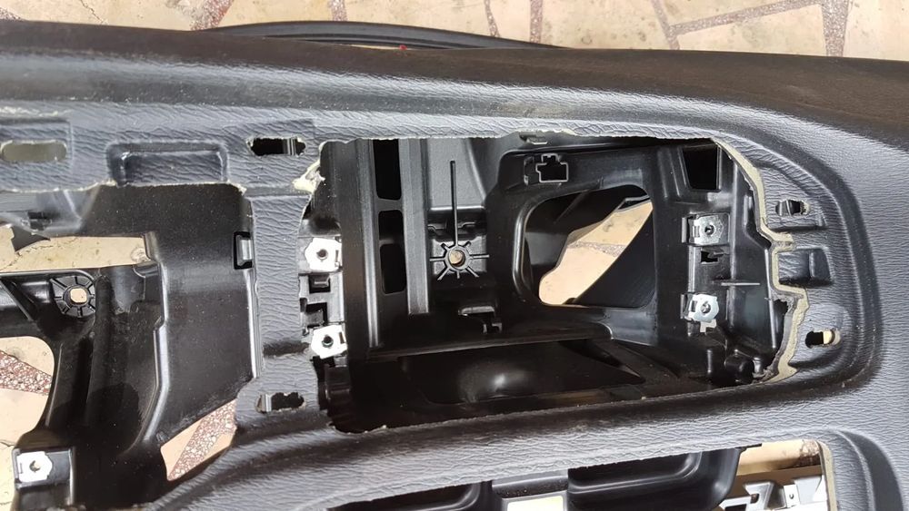 volvo v40 cc40 2013 kokpit deska konsola poduszka 31417570