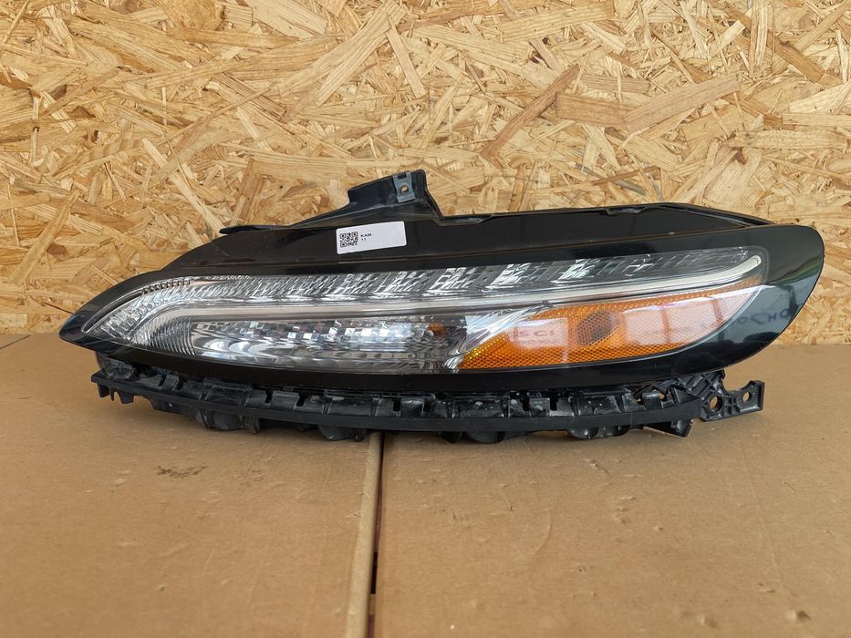 Jeep Cherokee KL 2013-lampa przednia prawa reflektor z kierunkowskazem
