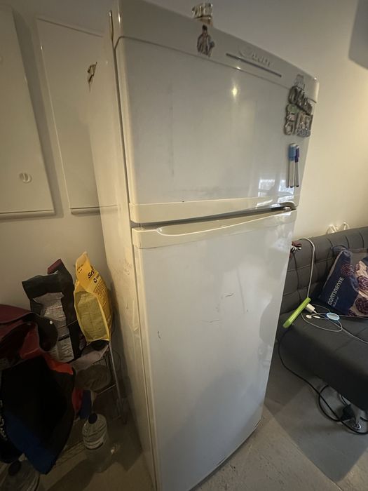 Frigorifico a funcionar