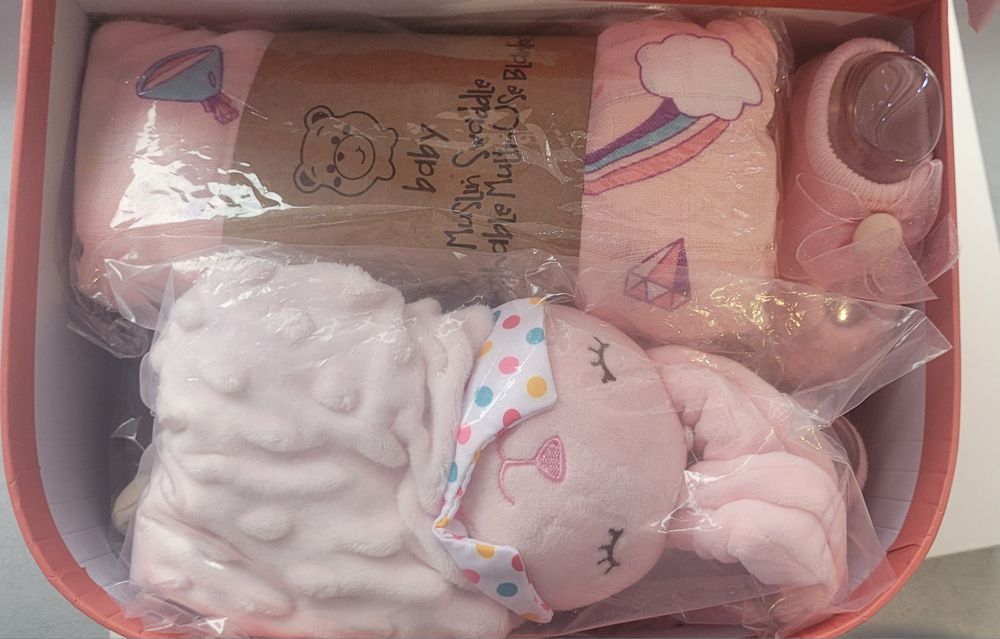 Бебі бокс для дівчинки