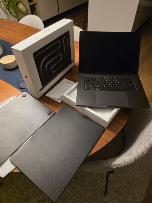 MacBook Pro M5 16.2" 24GB 1TB NOVO. Troca/retoma. Fatura, garantia. 22 ciclos. Oferta capa