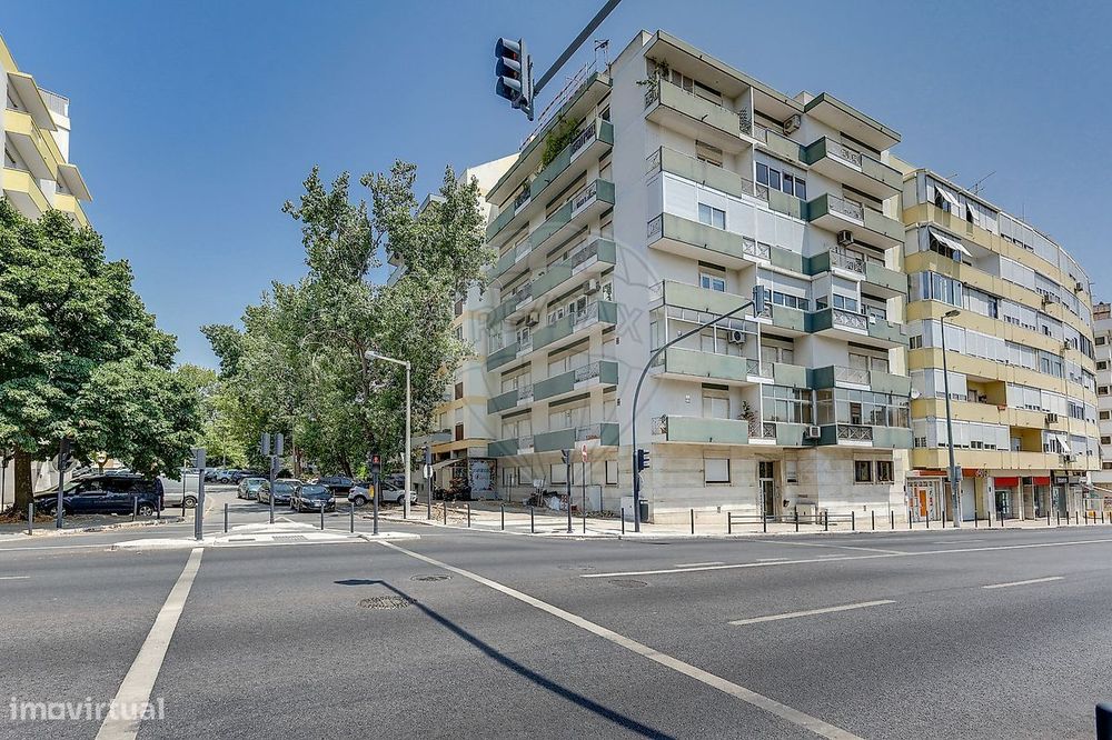 Apartamento T4 para arrendamento
