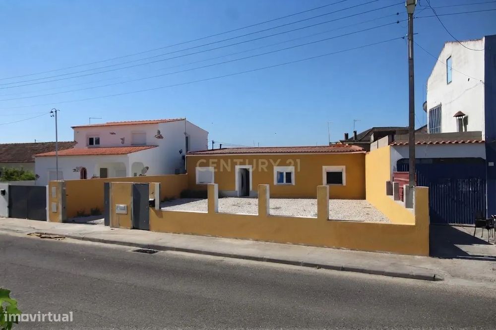 Moradia T3 Encantadora com Piscina em Alpiarça