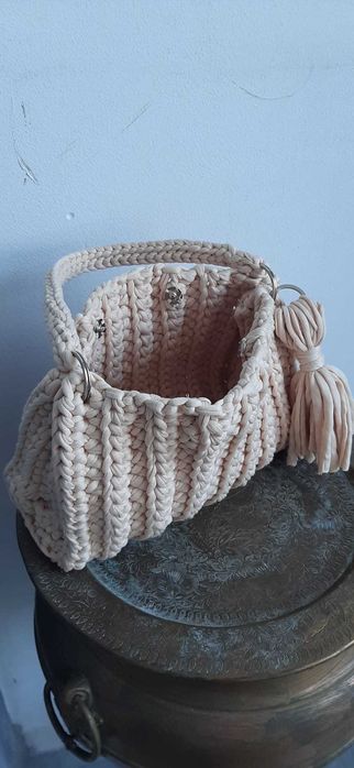 Mala Bege em trapilho