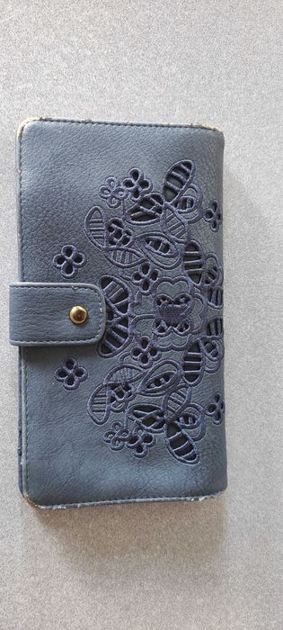 VENDO Carteira em pele sintetica