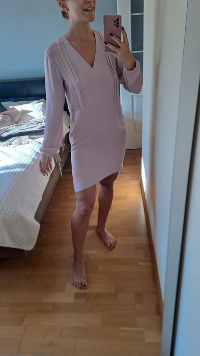 Sukienka mini pudrowy róż dekolt V 36