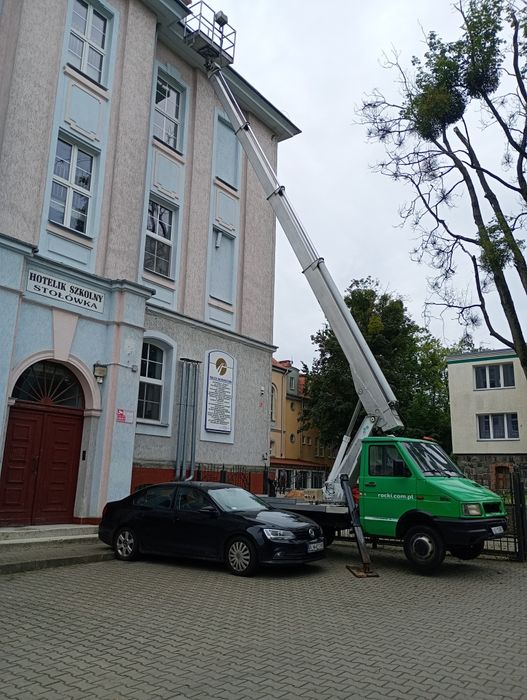 Sprzedam podnośnik koszowy 20 metrów