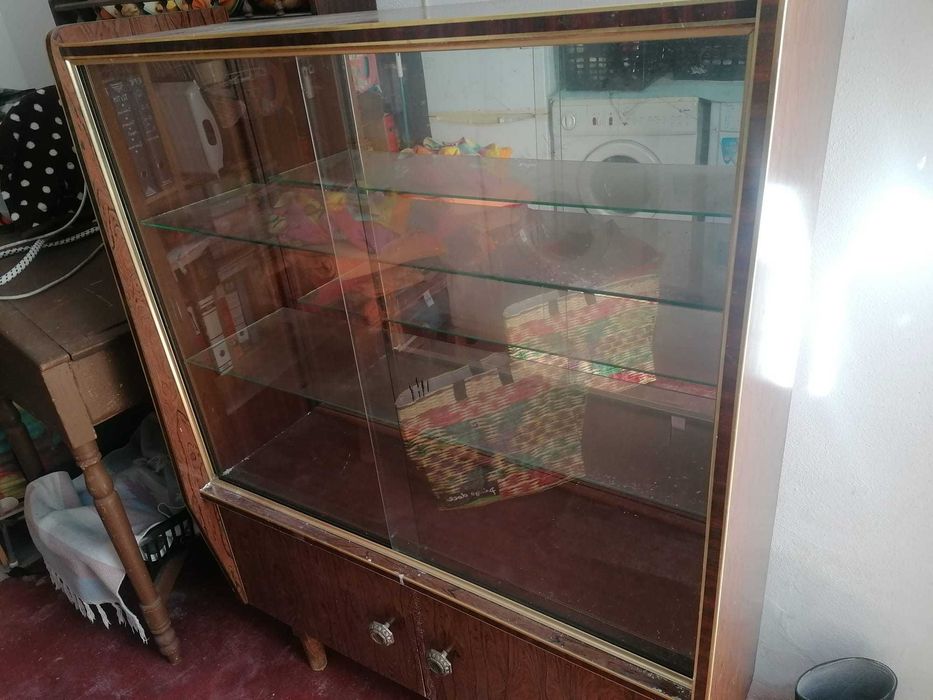 Glass Cabinet – Olaio Style
