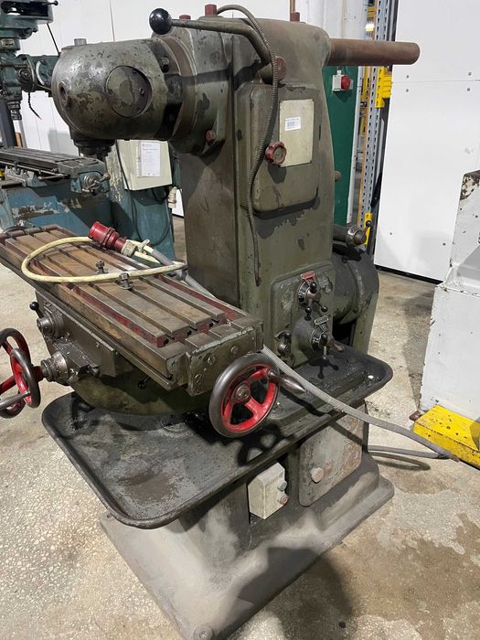 Fresadora Universal usada