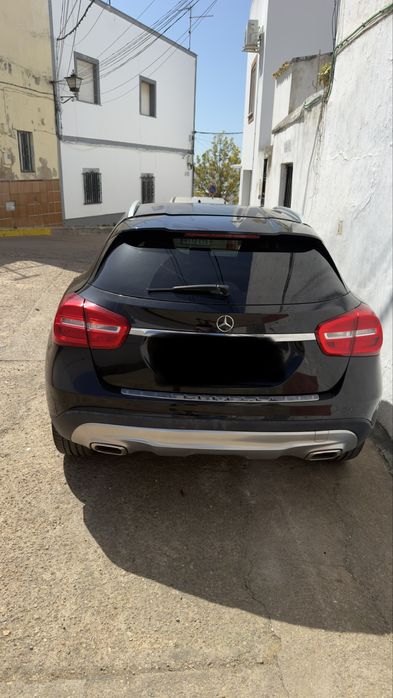 Mercedes Benz GLA 180D