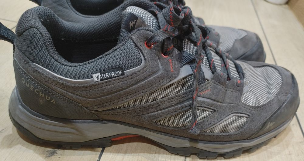 Męskie wodoodporne buty turystyczne Quechua MH100 41