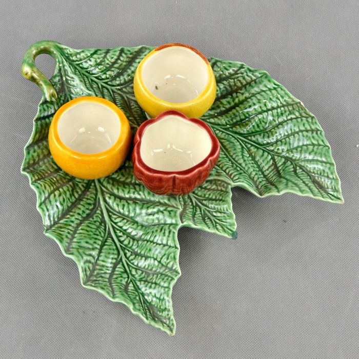 Especieiro em Faiança Bordallo Pinheiro, em forma de vegetais