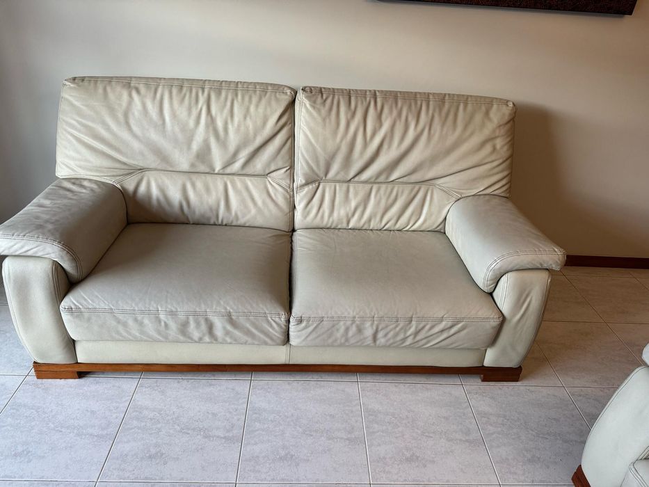 2 sofas de 2 lugarea