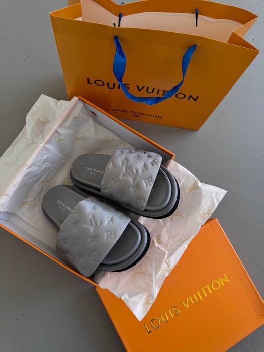 ЕКСКЛЮЗИВ! Louis Vuitton Pillow Slides Light Grey / Pink 36 37 38 39 40 41 луї вітон пілоу слайдс ніжно-сірі рожеві