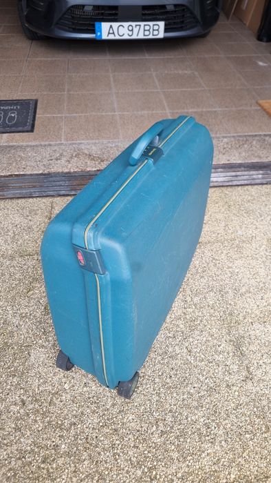 Mala de viagem antiga