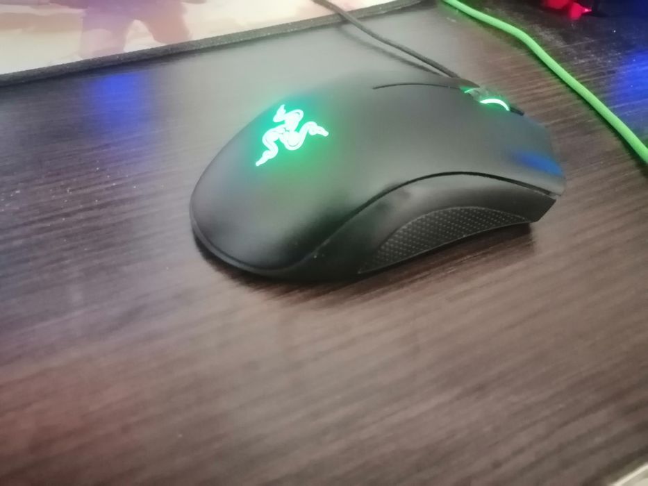 Продаю мишку Razer DeathAdder Essential