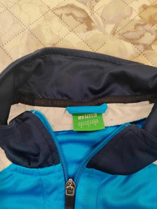 Casaco Errea tam. L praticamente novo.