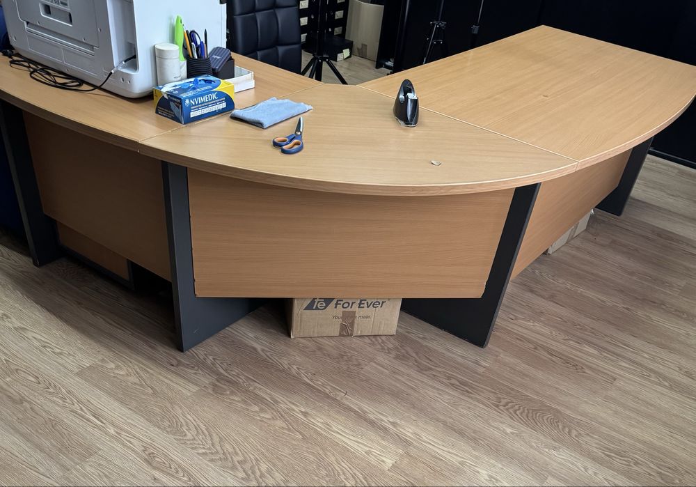 Secretaria com cadeira