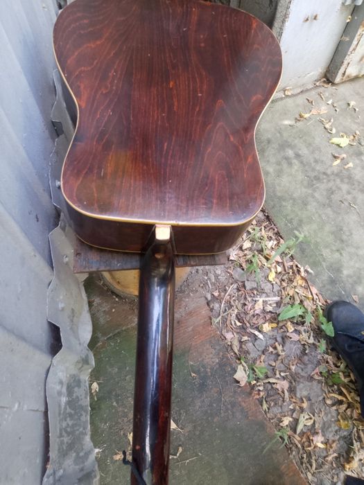 Гитара акустическая 12 струнка.