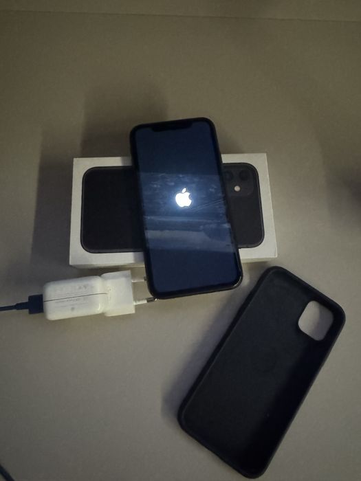 Айфон 11 батарея 73% все орігінальне стан 10 все працує