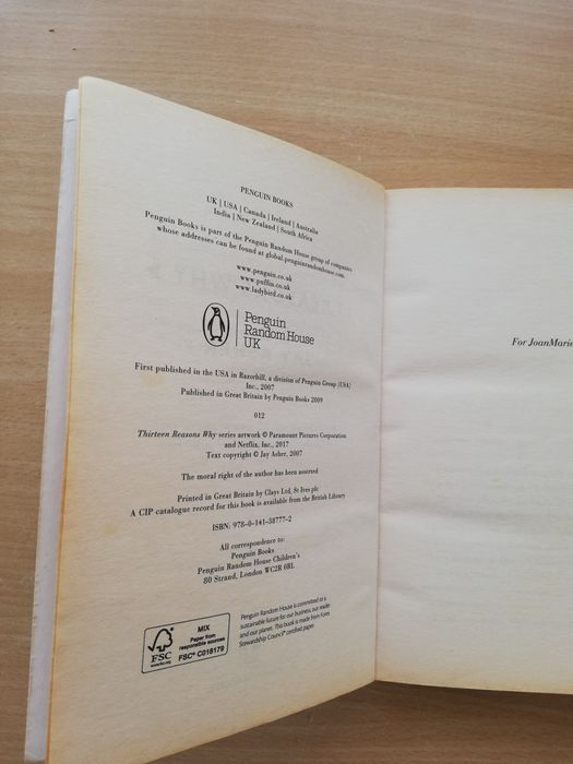 Livro "Thirteen Reasons Why" de Jay Asher