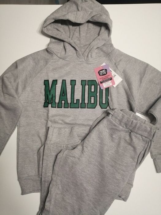 Nowy dres dziewczęcy roz. 146/152