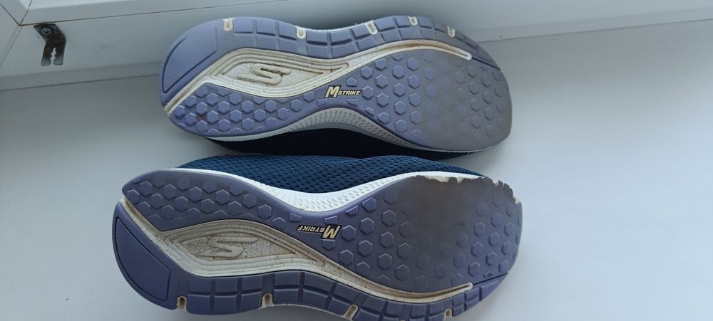 Skechers дівчачі 37,5
