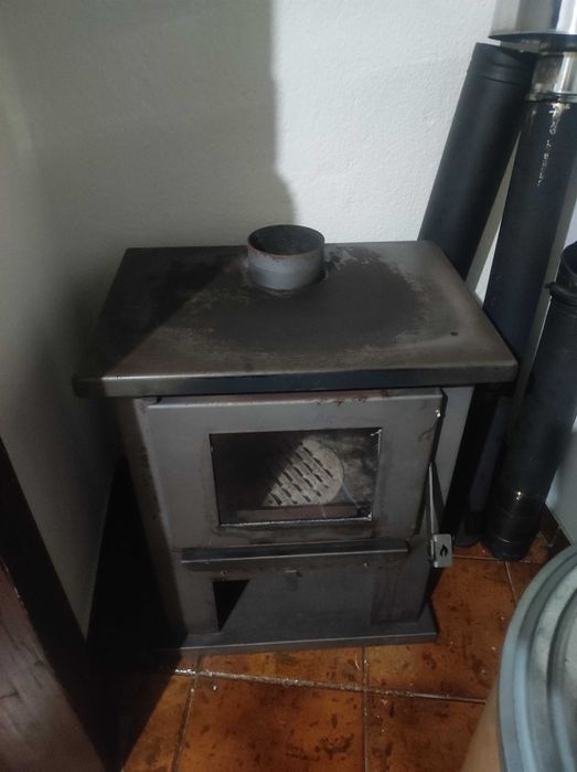 Salamandra impecável. Tubagem incluído