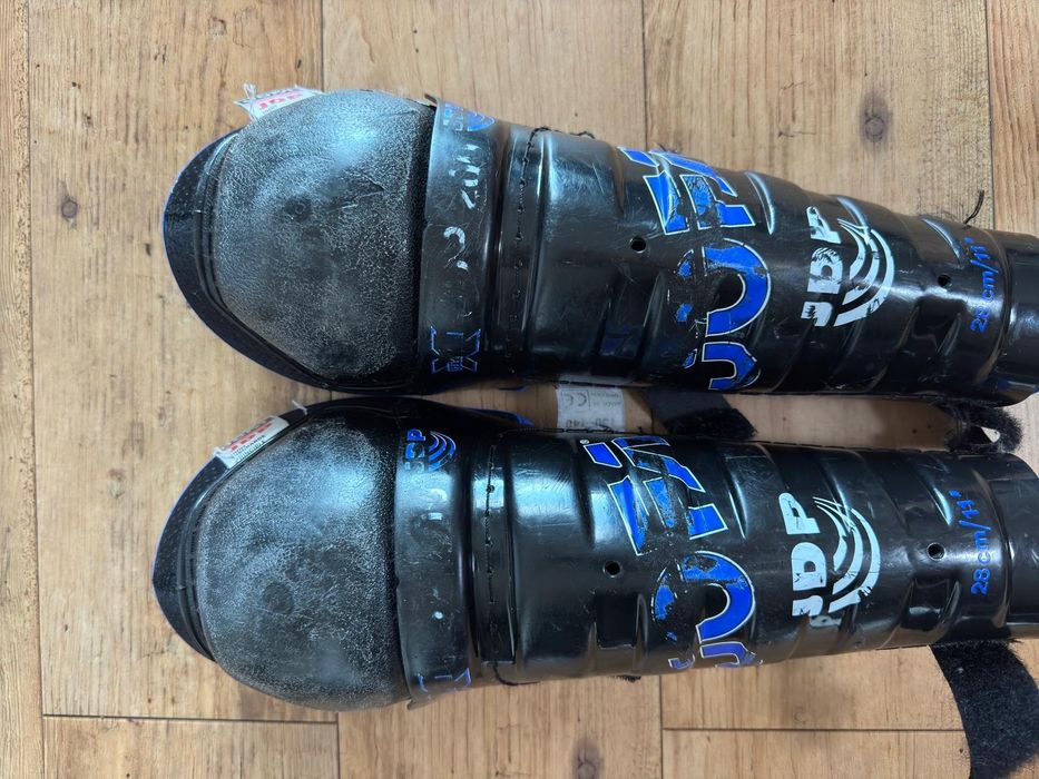 Ochraniacze na piszczele juniorskie