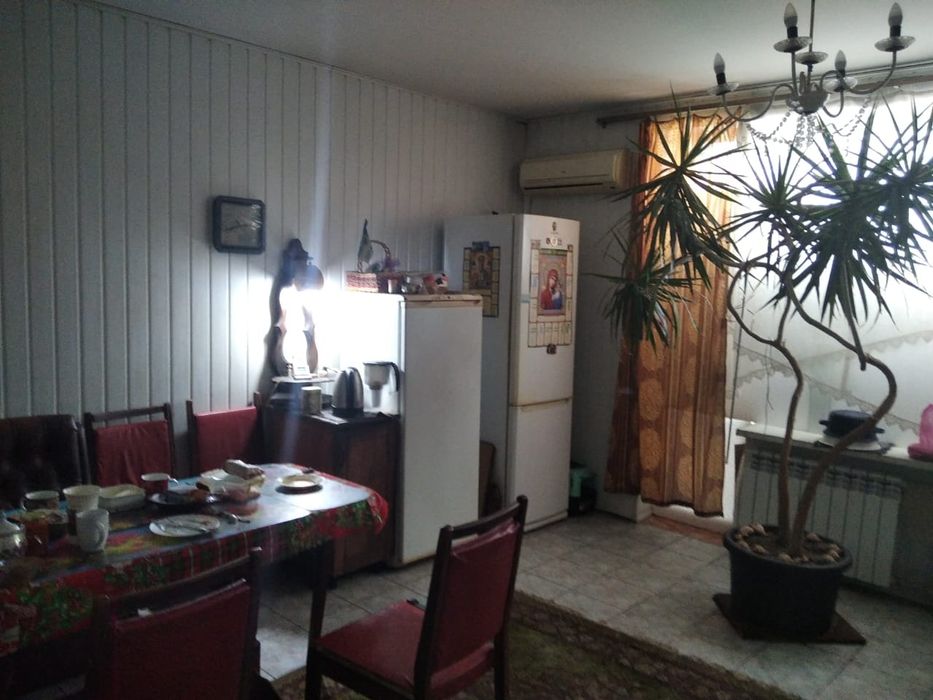 Продам дом недалеко от города, большой участок