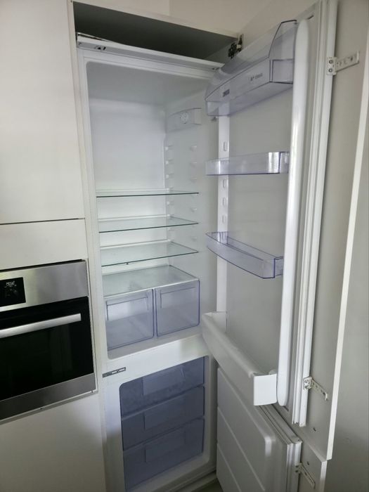 Meble kuchenne + AGD z wyspą biały mat