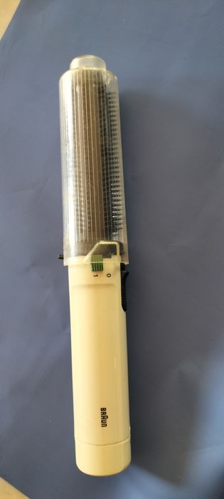 Беспроводная плойка Braun.Для завивки волос.
Заправляется газом.